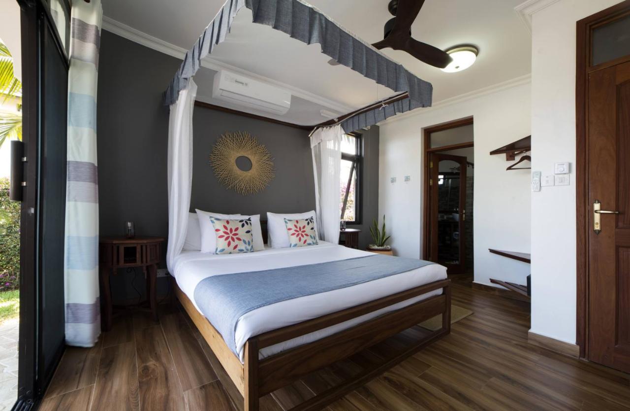 Kena Beach Villas Marumbi Buitenkant foto