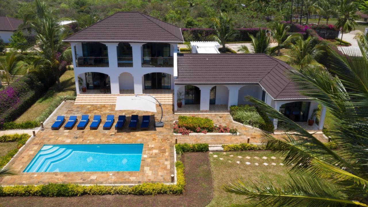 Kena Beach Villas Marumbi Buitenkant foto